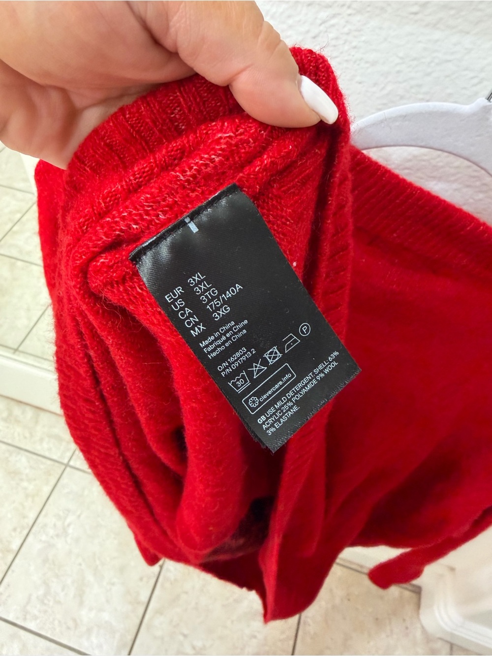NEW Disney H&M Mickey Winter Sweater - Picture 7 of 9